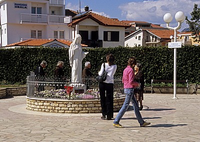 Statue der Muttergottes (Königin des Friedens) - Medjugorje