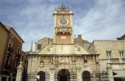 Stari Grad (Altstadt): Narodni trg u Zadru (Volksplatz) - Gradska straza (Stadtloggia) - Zadar