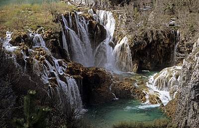 Sastavci (Zusammenfluß): Fluß Korana - Nationalpark Plitvicer Seen