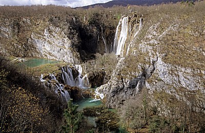 Donja jezera (Untere Seen): Sastavci (Zusammenfluß) - V. l. Novakovica brod, Veliki slap (großer Wasserfall), Fluß Koran - Nationalpark Plitvicer Seen
