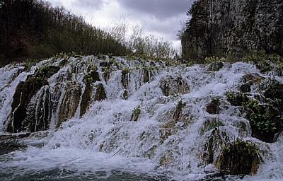 Donja jezera (Untere Seen): Wasserfälle zwischen Kaluderovac und Gavanovac  - Nationalpark Plitvicer Seen