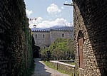 Burg: Blick auf das Waffenmuseum - Gjirokastra