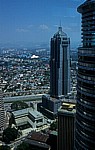 Blick von der Skybridge der Petronas Towers: Menara AmBank - Kuala Lumpur