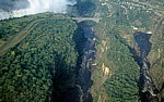 Blick auf den Zambezi und die Vic Falls (Rainbow Falls und Eastern Cataract) - Victoriafälle
