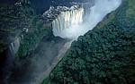 Blick auf Devil's Cataract, Cataract Island und Main Falls - Victoriafälle