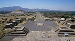 Blick von der Pirámide de la Luna (Mondpyramide) - Teotihuacán