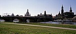 Neustädter Elbufer: Blick auf Elbe, Augustusbrücke und Innere Altstadt - Dresden