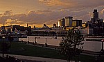 Blick über die Themse auf die Skyline - London