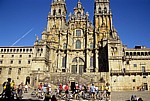 Jakobsweg (Caminho Português): Plaza del Obradoiro – Radpilger vor der Catedral de Santiago de Compostela (Kathedrale) - Santiago de Compostela