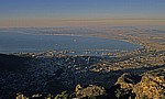 Blick vom Tafelberg auf die Stadt und den Hafen - Kapstadt