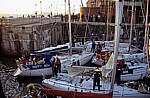 Schleuse zum Brunswick Dock: Segelboote - Liverpool
