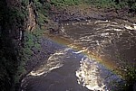 Danger Point: Regenbogen über dem Zambezi unterhalb der Fälle - Victoriafälle