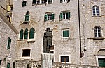 Stari Grad (Altstadt): Trg Republike Hrvatske (Platz der Republik) - Dalmatinac-Denkmal (Ivan Mestrovic) - Sibenik