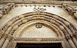 Stari Grad (Altstadt): Katedrala svetog Jakova (Kathedrale des Heiligen Jakob) - LÃ¶wenportal: Inschrift - Sibenik