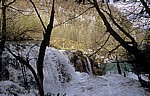 Donja jezera (Untere Seen): Wasserfälle zwischen Gavanovac (rechts) und Milanovac - Nationalpark Plitvicer Seen