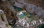 Donja jezera (Untere Seen): Wasserfälle zwischen Gavanovac (links) und Kaluderovac - Nationalpark Plitvicer Seen