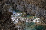 Donja jezera (Untere Seen): Wasserfälle zwischen Gavanovac (links) und Kaluderovac - Nationalpark Plitvicer Seen
